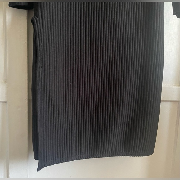 Pretty Little Thing Black Long Sleeve Maxi Dress. Pre-Owned. - Picture 5 of 7